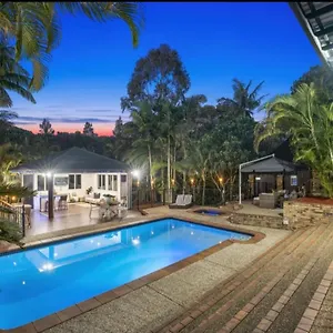  Holiday home Paradise Retreat With Waterfall & Pool On 2000m2